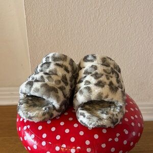 UGG fluff yeah slippers sz 8